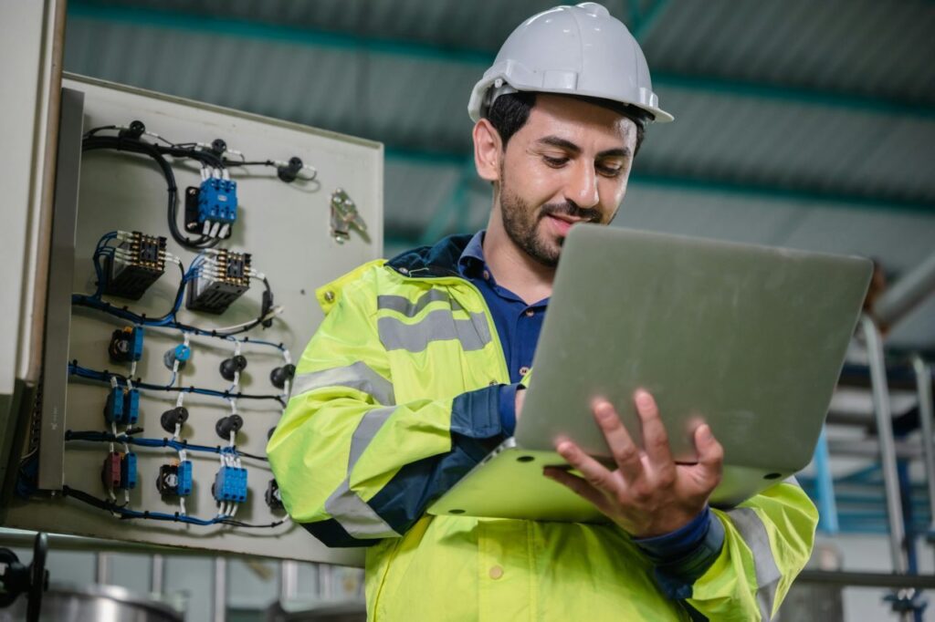 professional-technician-engineer-working-to-control-electrical-power-and-safety-service-1 (2)